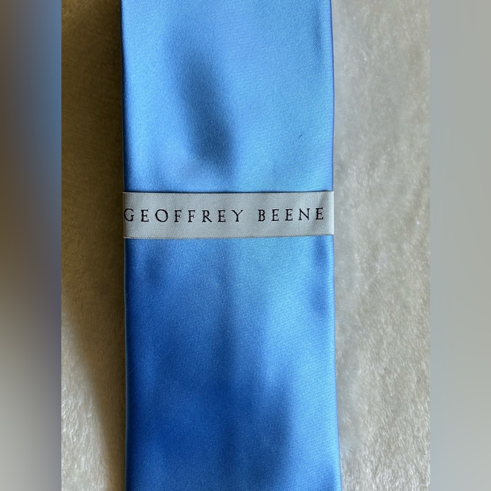 NWT Geoffrey Beene neck tie